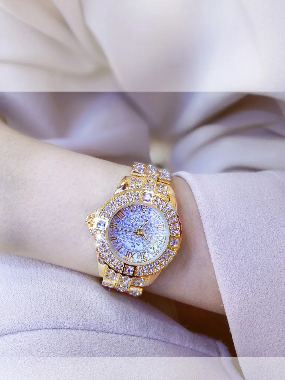 Luxury Gold Crystal Watch – Radiant Elegance with Every Glance