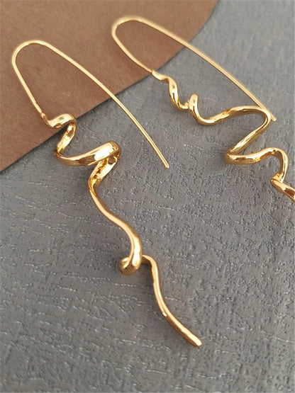 Sculpted Retro Statement Earrings – 3D Design