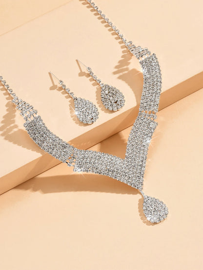 Luxury Water Drop Rhinestone Necklace & Earring Set – 3-Piece Collection