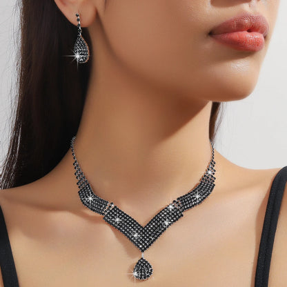 Luxury Water Drop Rhinestone Necklace & Earring Set – 3-Piece Collection