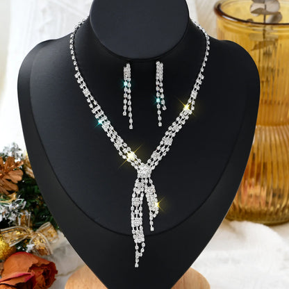 Elegant 3-Piece Claw Chain Jewelry Set – Necklace, Earrings & Bracelet