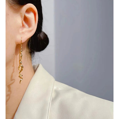 Sculpted Retro Statement Earrings – 3D Design