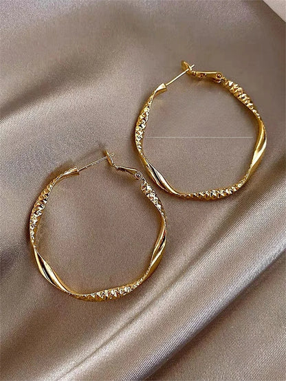 Exquisite Twisted Gold Hoop Earrings – Timeless Silky Texture Design