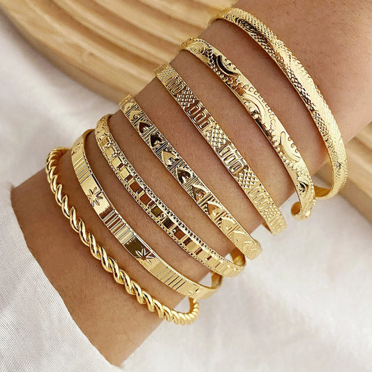 7-Piece Gold Punk Bracelet Set for Women – Streetwear Edge