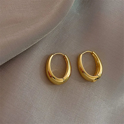 Classic Metal Hoop Earrings – Gold & Silver Finish
