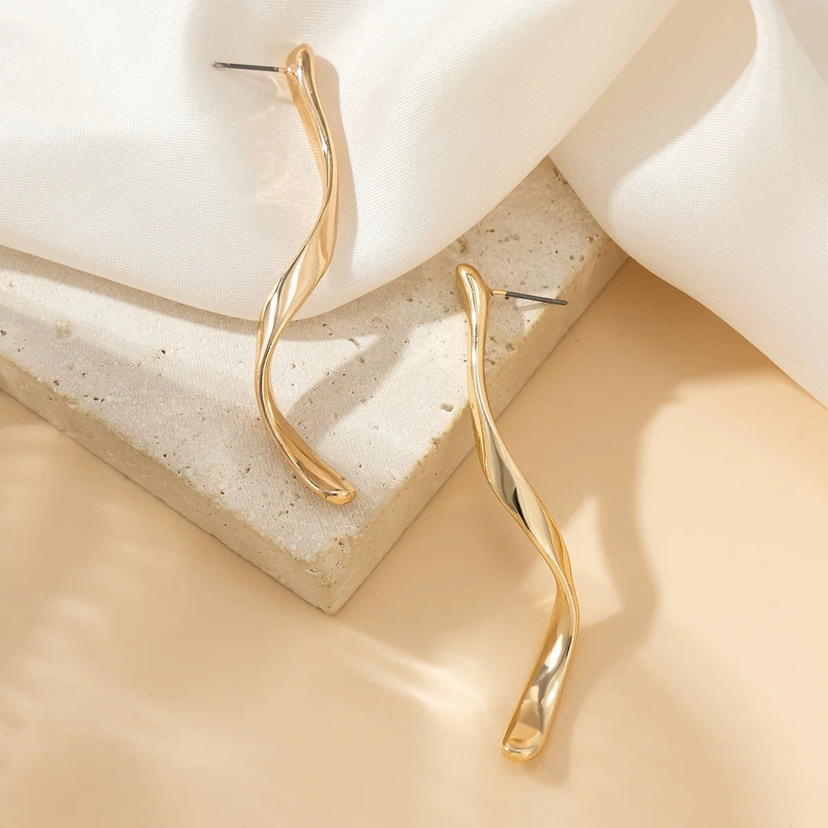 Sculpted Retro Statement Earrings – 3D Design