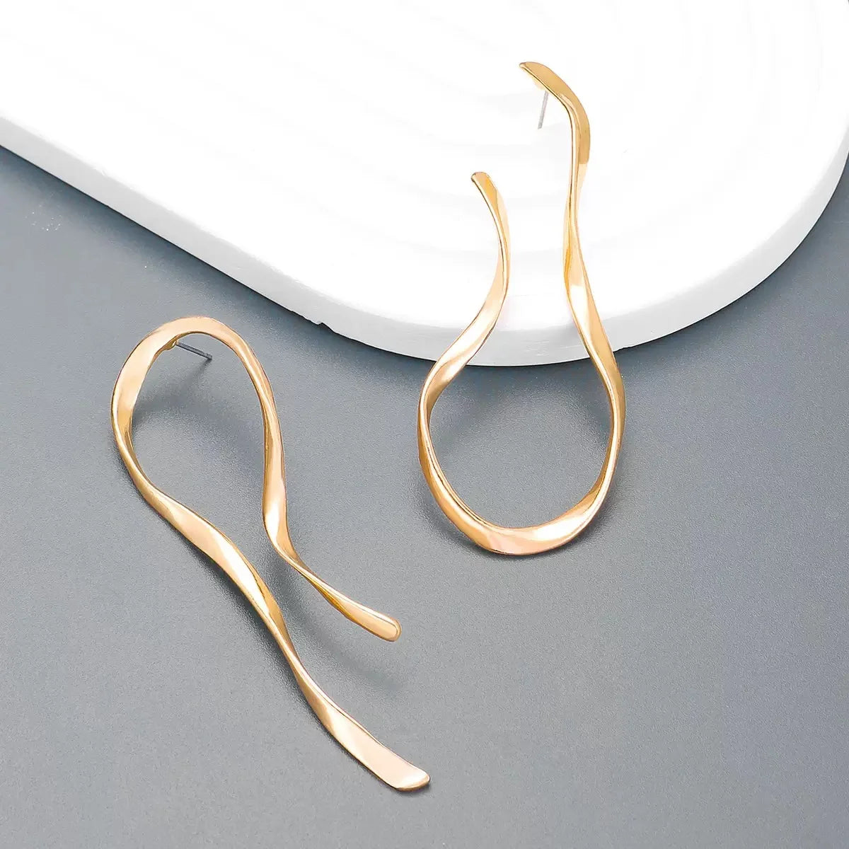 Sculpted Retro Statement Earrings – 3D Design