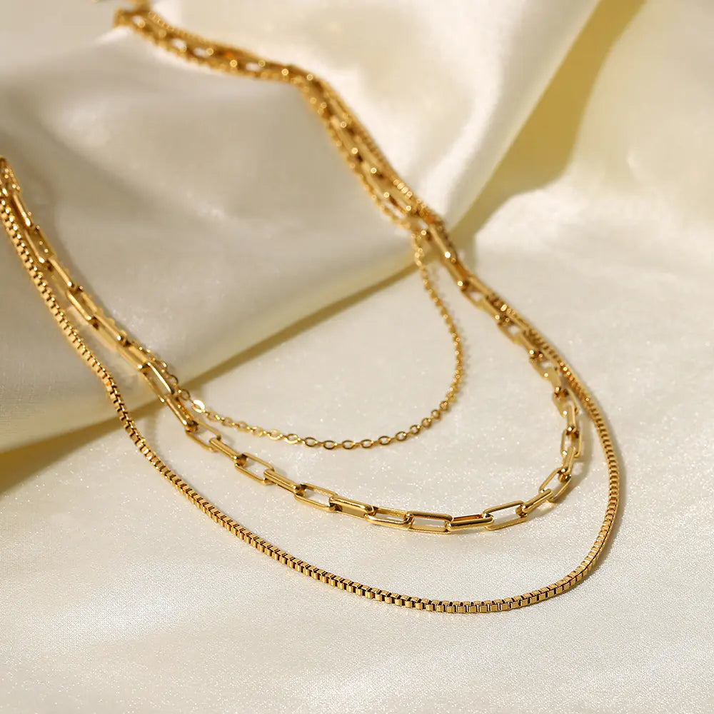 De L’Volue – L’Attache Necklace Vintage 18K Gold